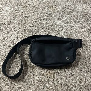 lululemon belt bag